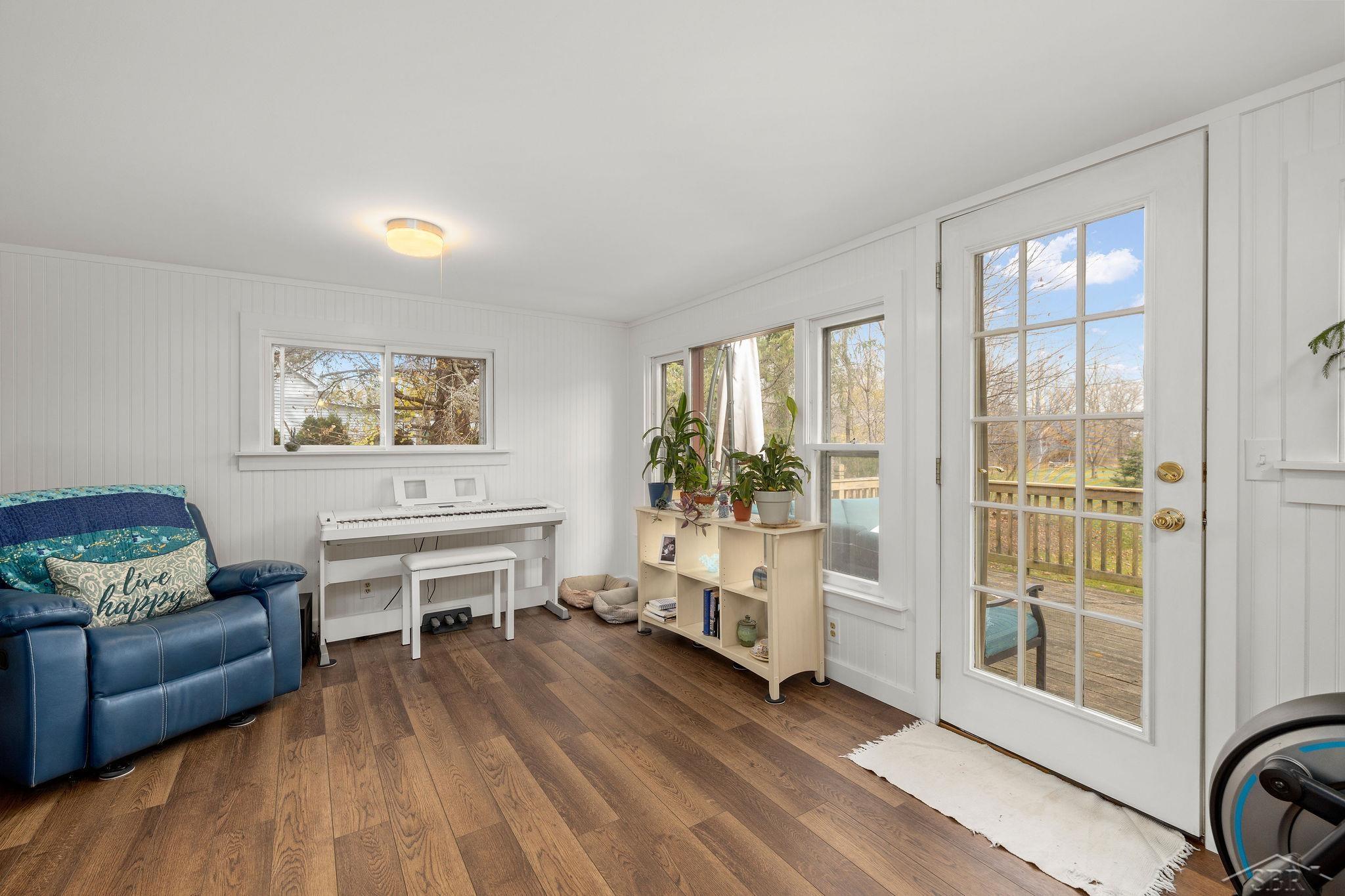 305 Adams Road Saginaw, MI 48609 - Photo 12 of 47 50096021-11.JPG