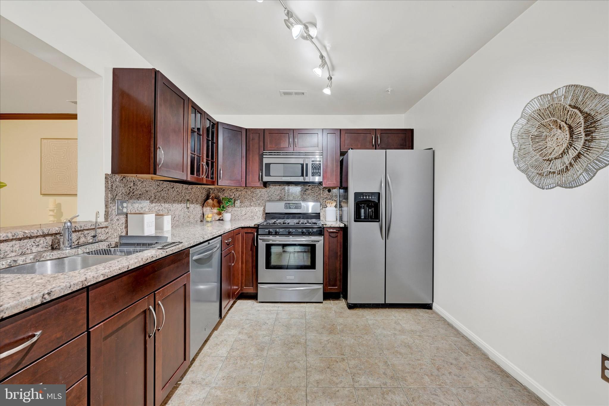 2 Tyler Falls Court, Unit B Baltimore, MD 21209 - Photo 6 of 33