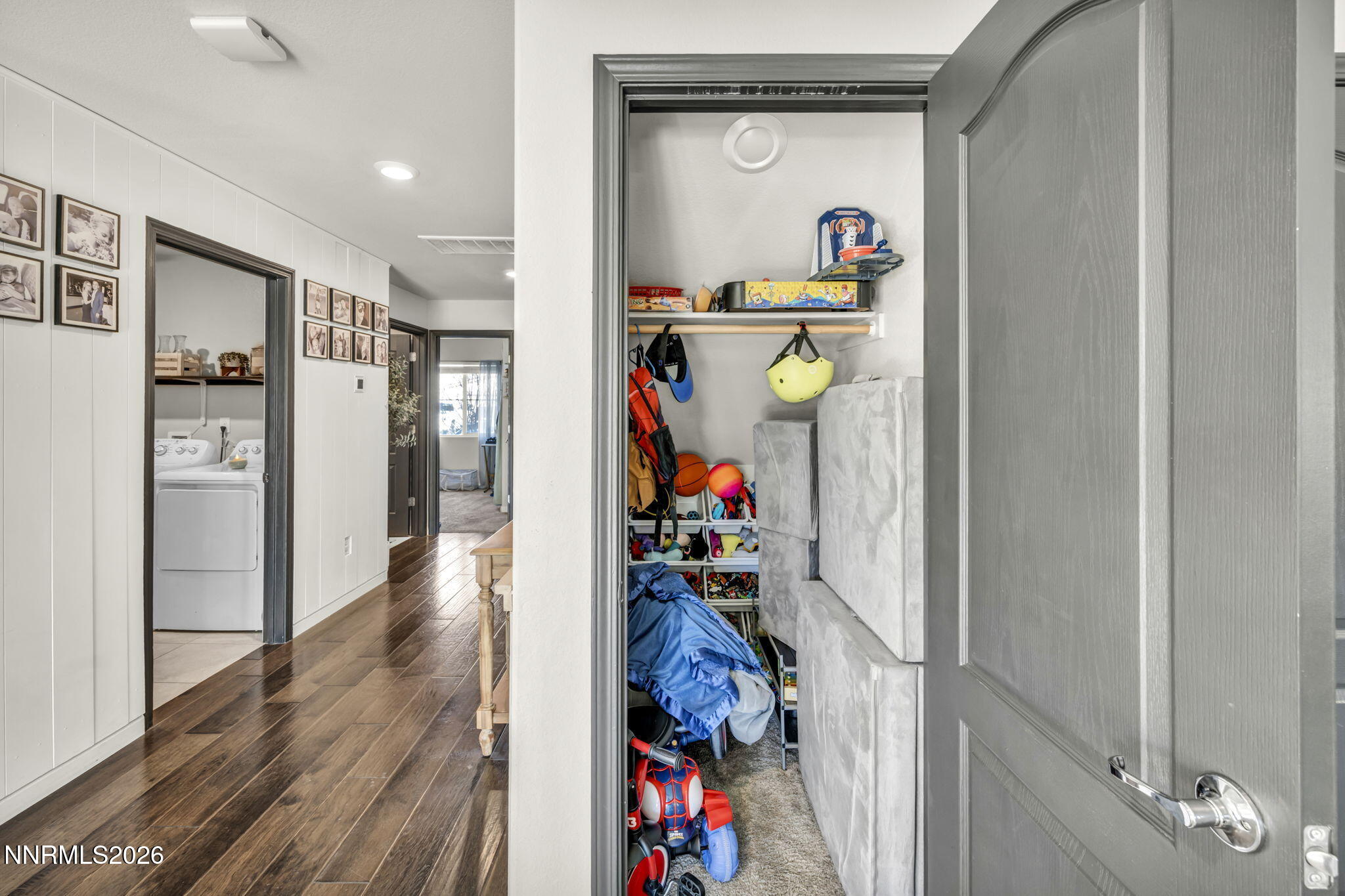 8854 Finnsech Drive Reno, NV 89506 - Photo 13 of 62 52-web-or-mls-8854-finnsech-dr