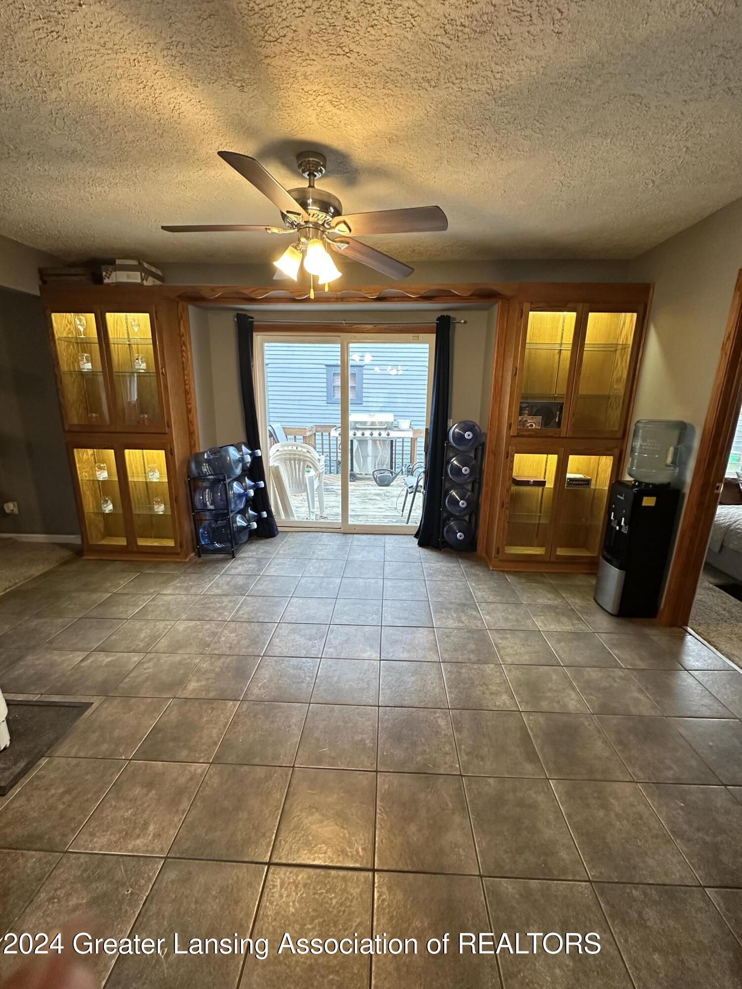 312 East Cavanaugh Road Lansing, MI 48910 - Photo 7 of 21 7