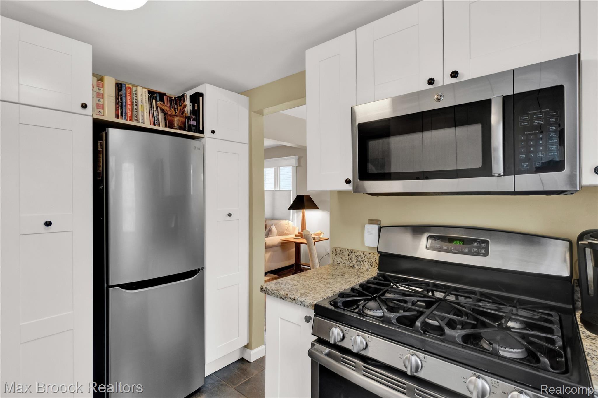 1971 Graefield Road Birmingham, MI 48009 - Photo 10 of 22 Edited-10.jpg