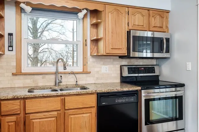 $240,000 | 114 Bunn Drive, Rockton, IL 61072