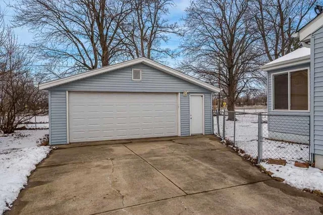 $240,000 | 114 Bunn Drive, Rockton, IL 61072