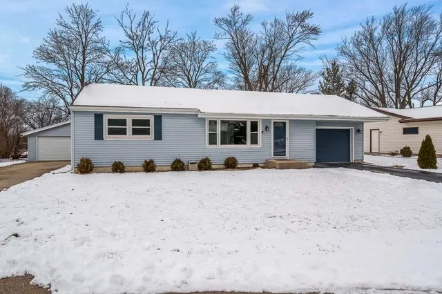 $240,000 | 114 Bunn Drive, Rockton, IL 61072