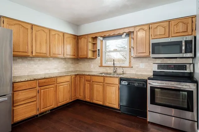 $240,000 | 114 Bunn Drive, Rockton, IL 61072