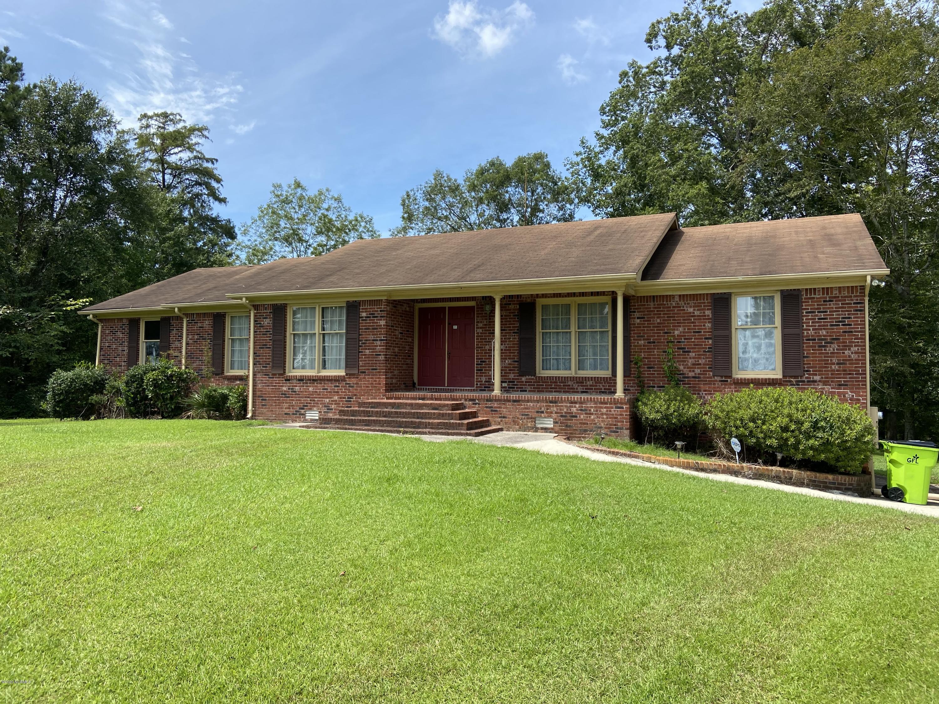 118 Richardson Road New Bern, NC 28562 - Photo 1 of 25 Large Front Yard