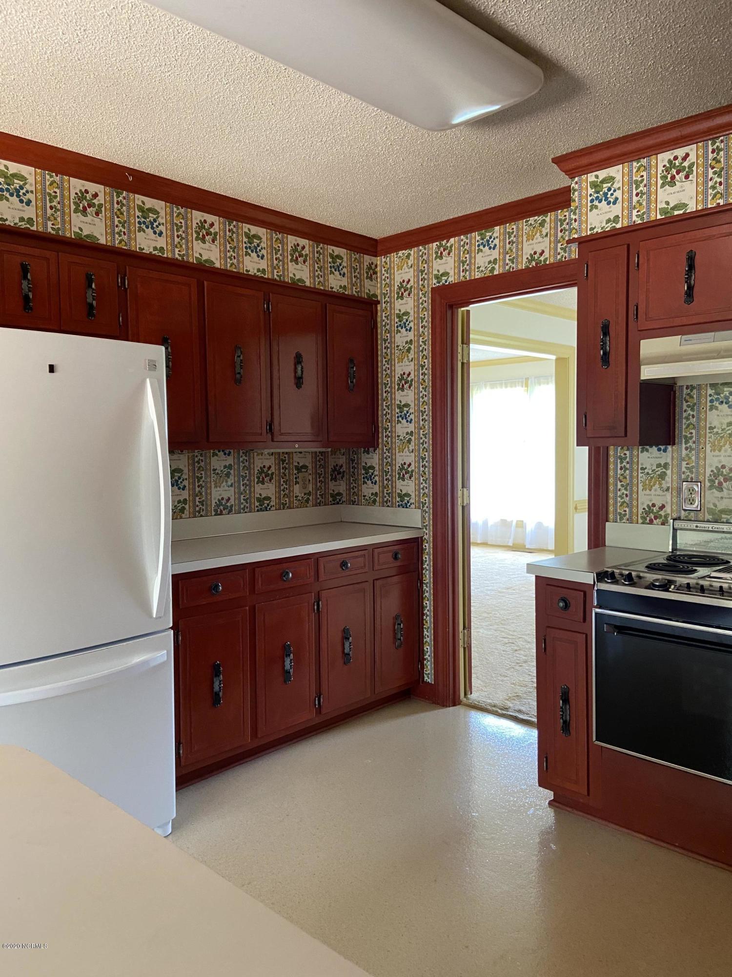 118 Richardson Road New Bern, NC 28562 - Photo 11 of 25 Beautiful Kitchen