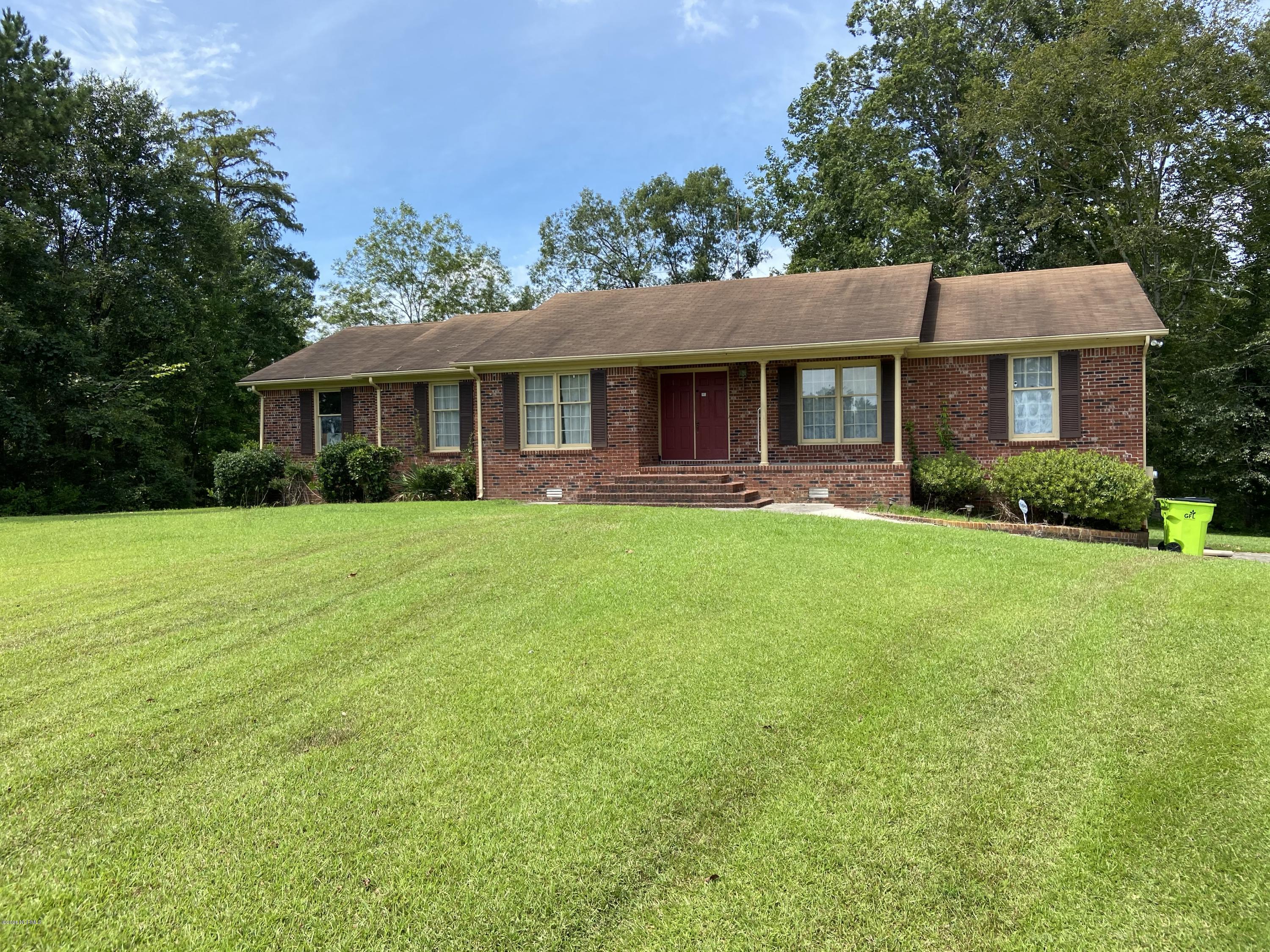118 Richardson Road New Bern, NC 28562 - Photo 2 of 25 Brick home
