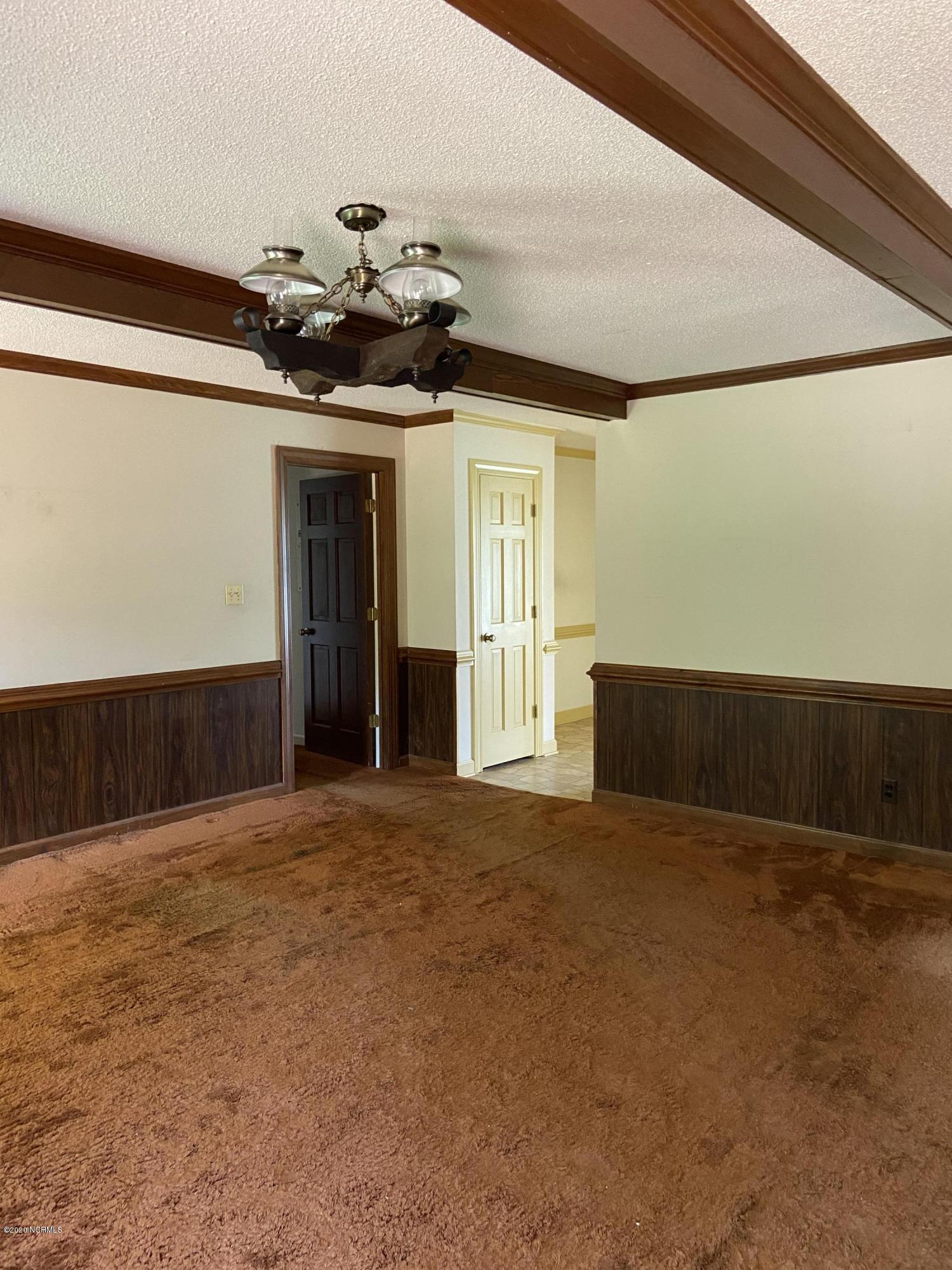 118 Richardson Road New Bern, NC 28562 - Photo 21 of 25 Large Den