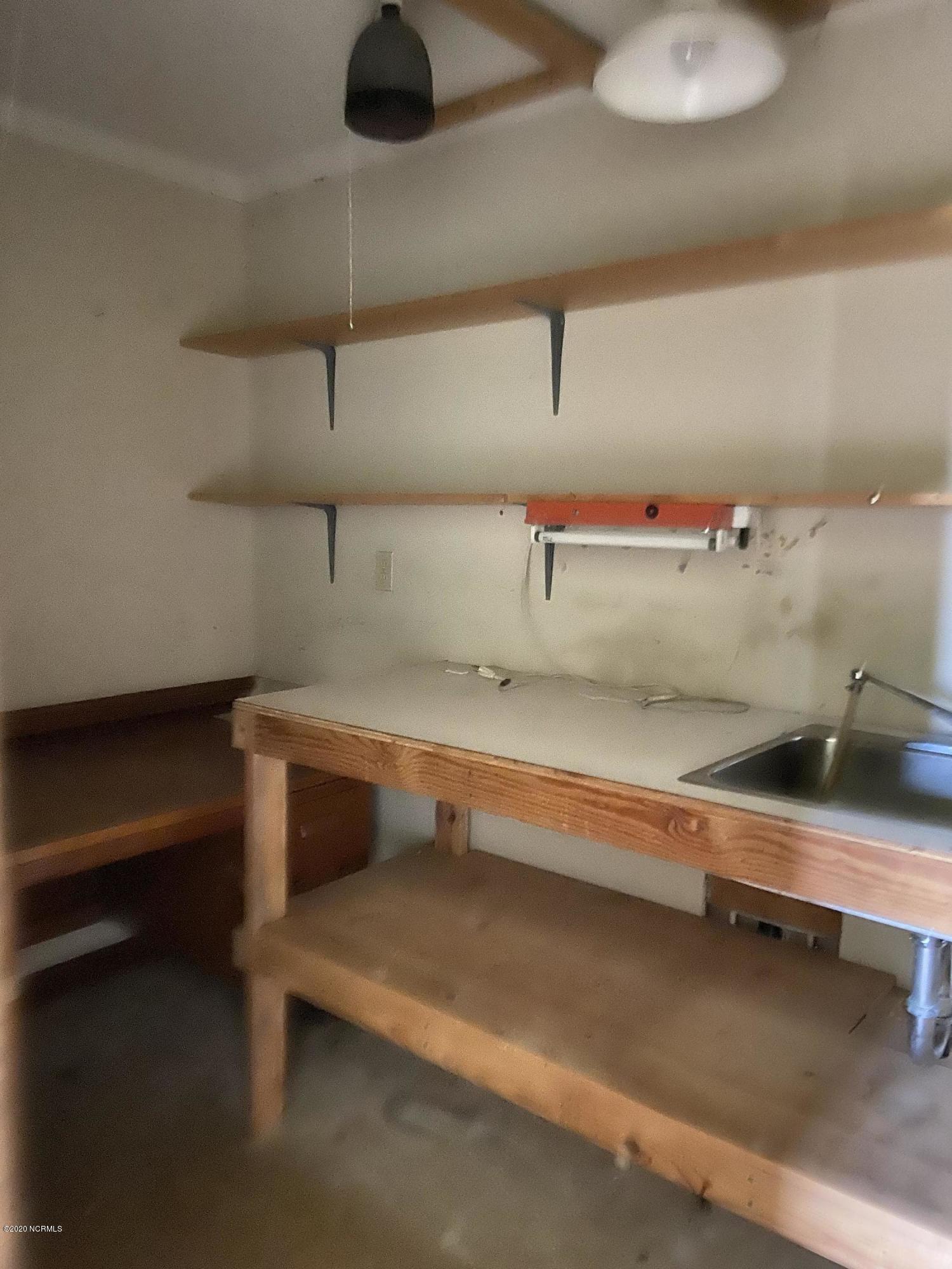 118 Richardson Road New Bern, NC 28562 - Photo 23 of 25 Inside Workshop