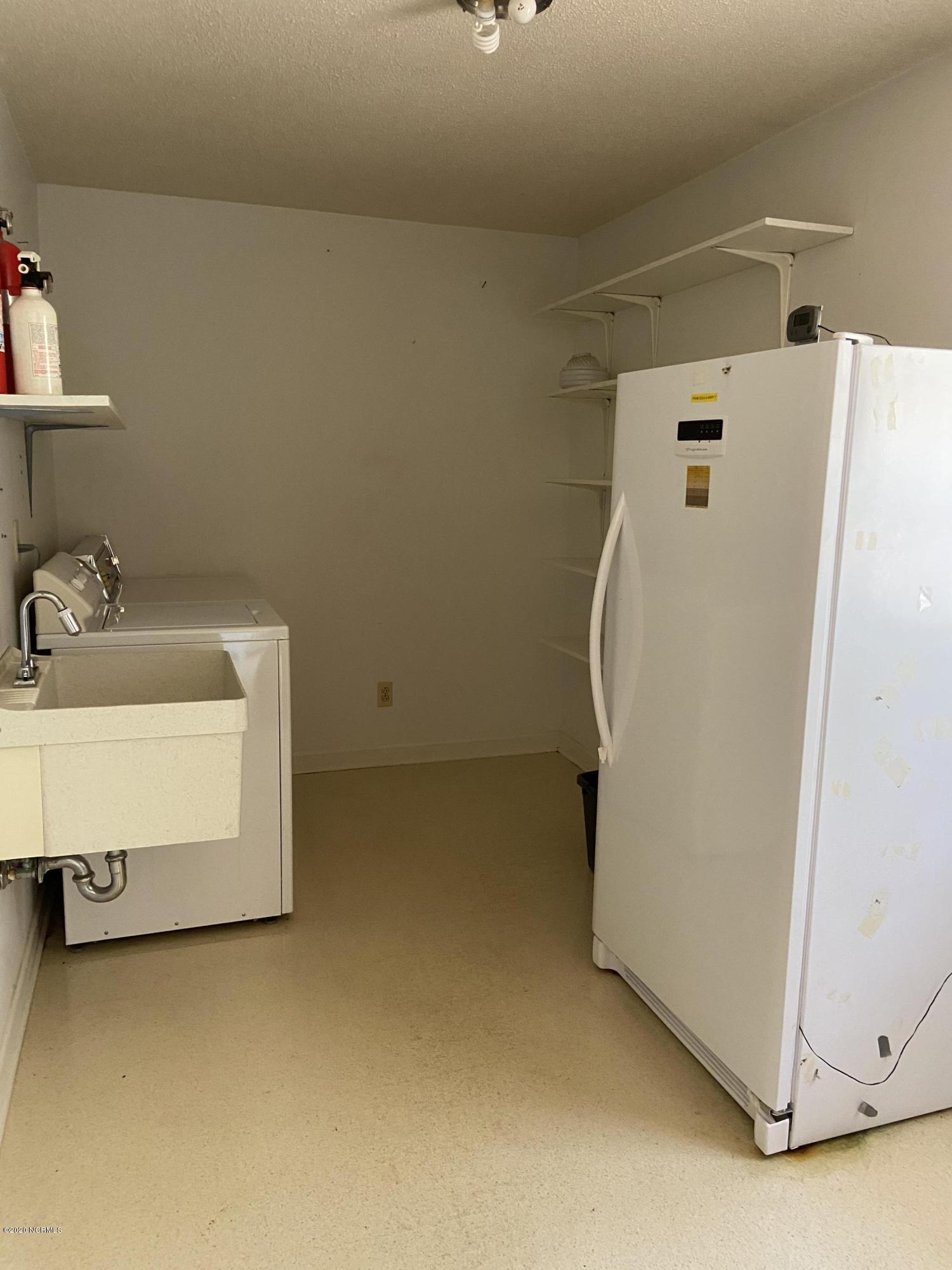 118 Richardson Road New Bern, NC 28562 - Photo 25 of 25 Large Laundry Room with Washer and dryer and freezer
