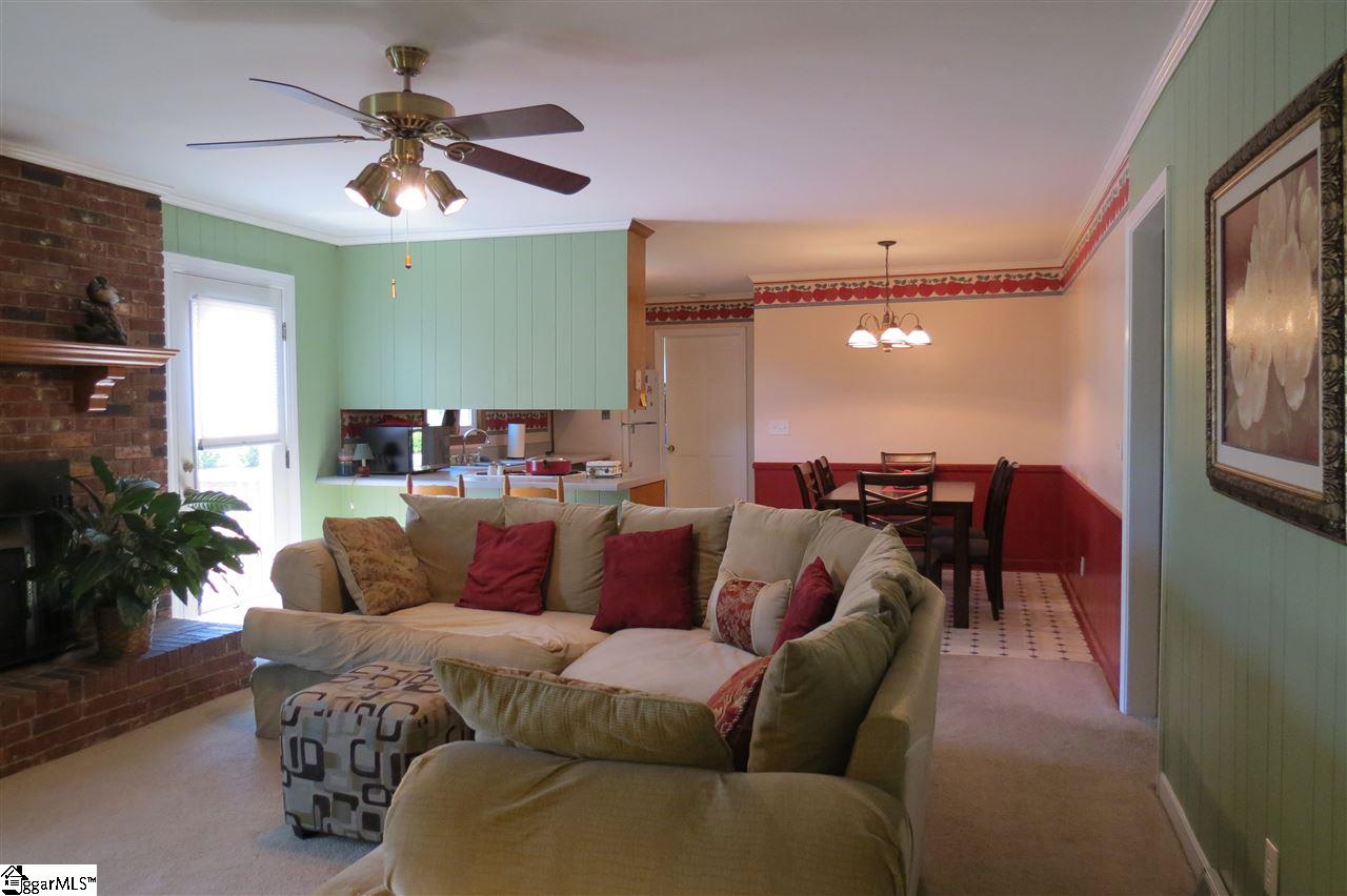 8 Lister Road Taylors, SC 29687 - Photo 3 of 26