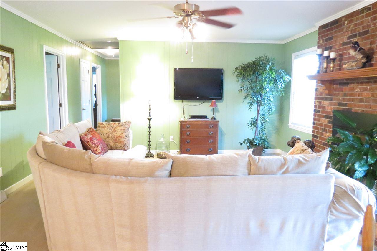 8 Lister Road Taylors, SC 29687 - Photo 5 of 26