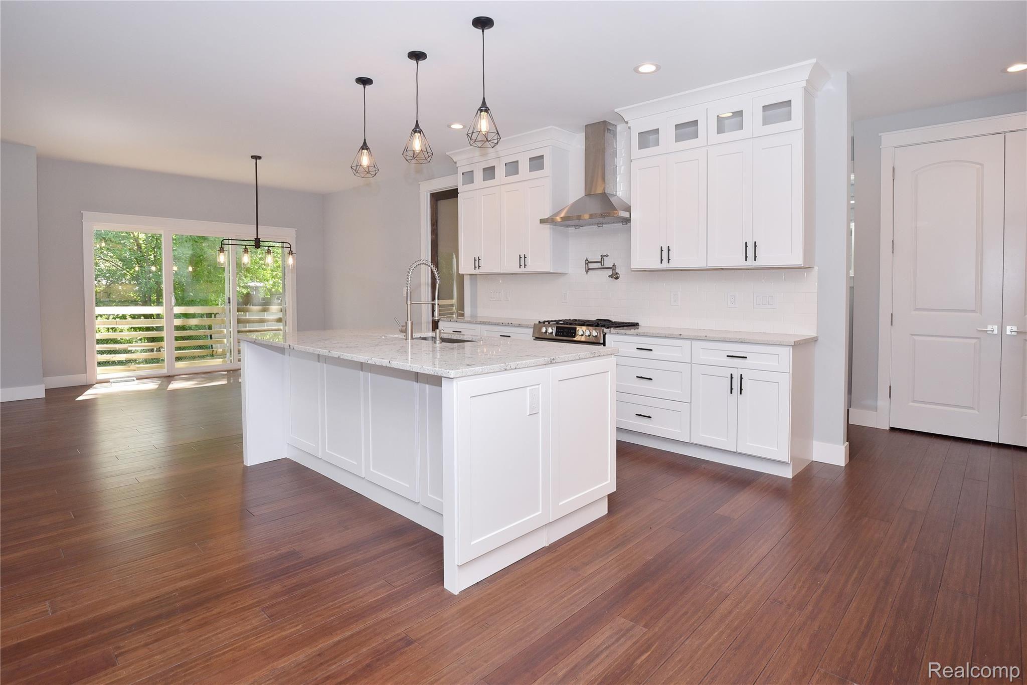 3211 Warick Road Royal Oak, MI 48073 - Photo 15 of 34 3211 Warick Road_16.JPG