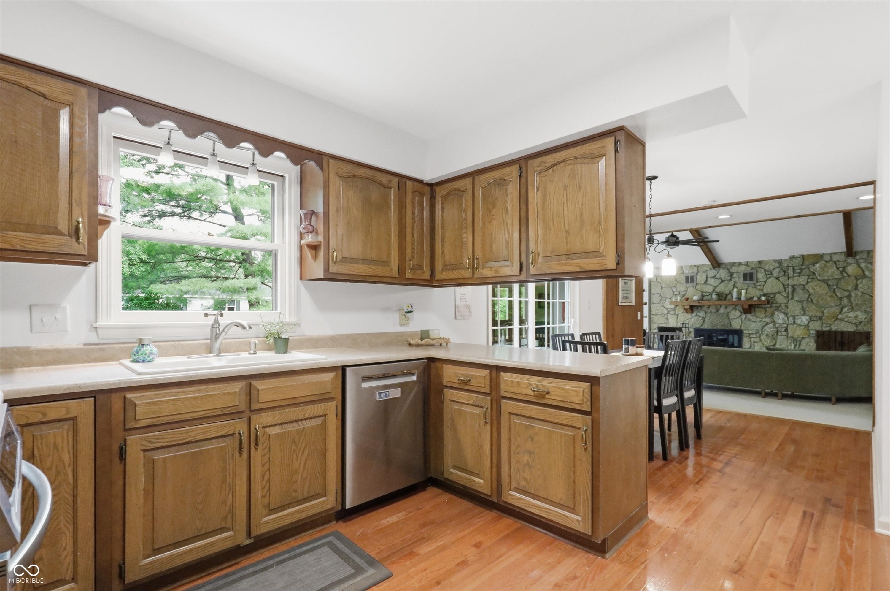 10426 Lasalle Road Carmel, IN 46033 - Photo 8 of 50
