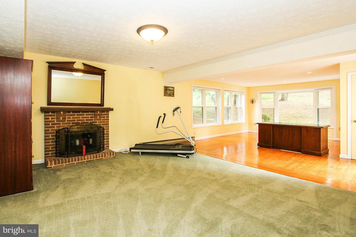 12105 Pueblo Road Gaithersburg, MD 20878 - Photo 19 of 30 Family Room