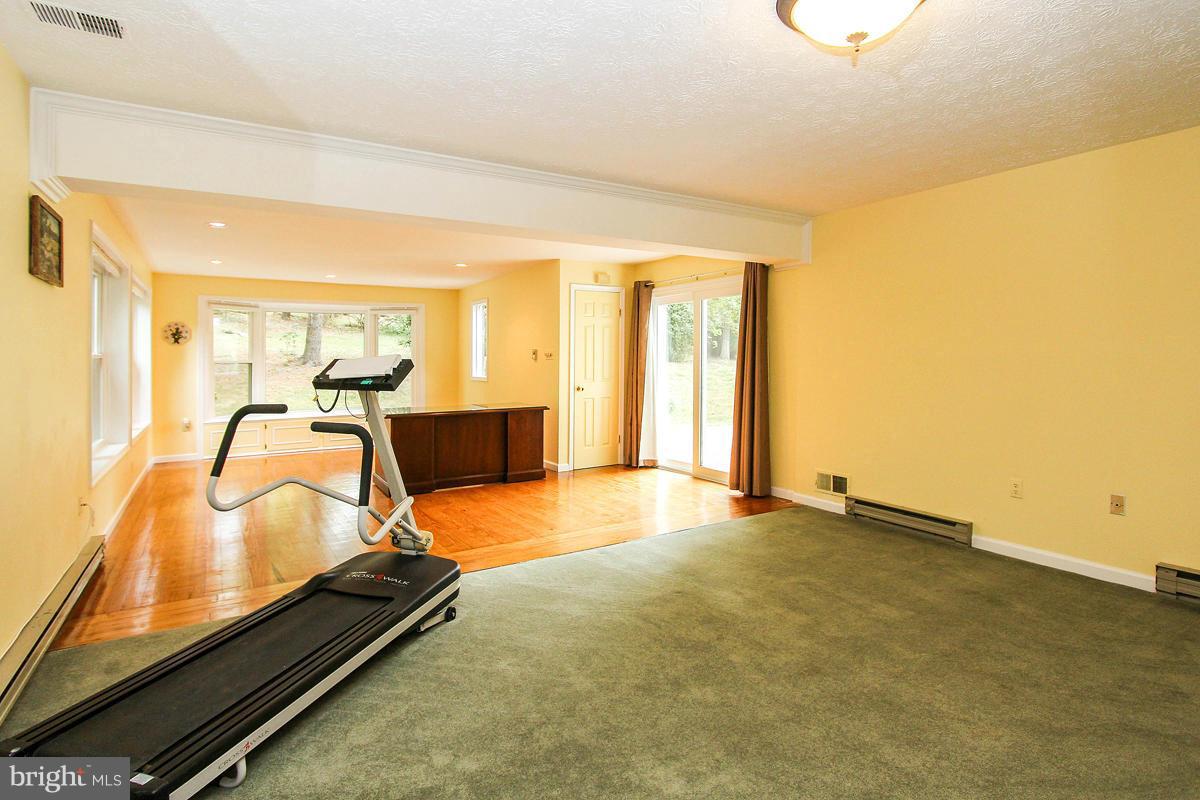 12105 Pueblo Road Gaithersburg, MD 20878 - Photo 21 of 30 Family Room