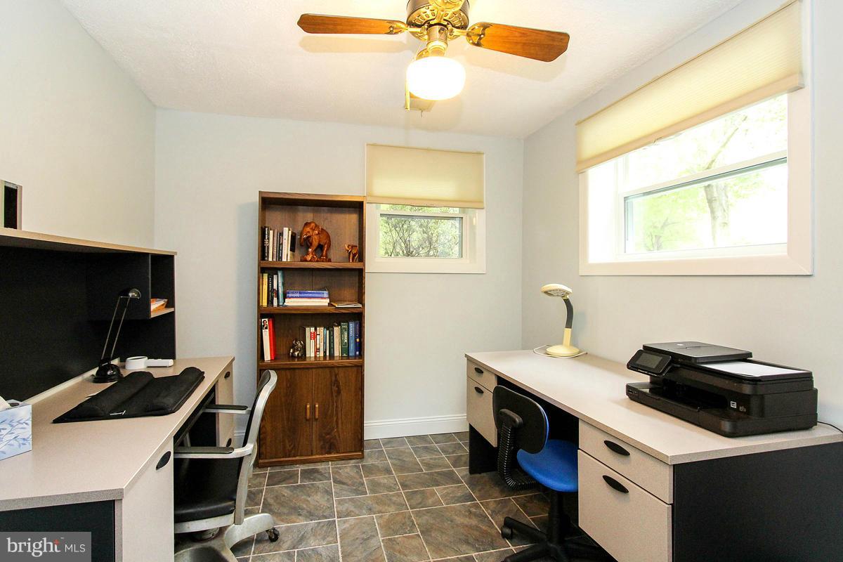 12105 Pueblo Road Gaithersburg, MD 20878 - Photo 23 of 30 Interior (General)