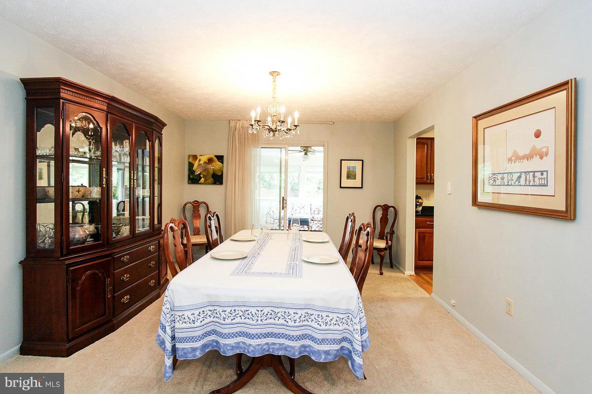 12105 Pueblo Road Gaithersburg, MD 20878 - Photo 5 of 30 Dining Room