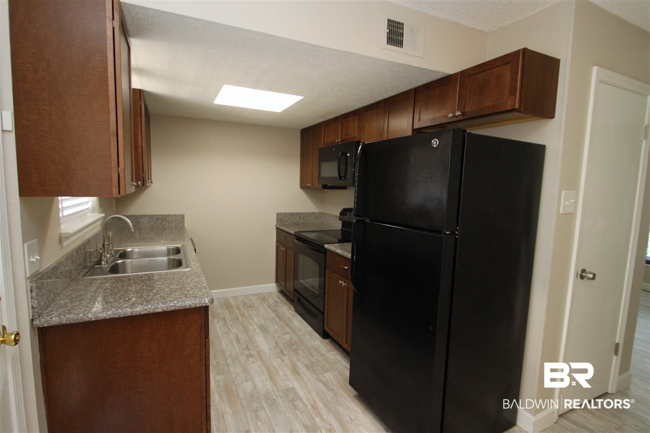 110 Du Rhu Drive, Unit 110B Mobile, AL 36608 - Photo 7 of 23