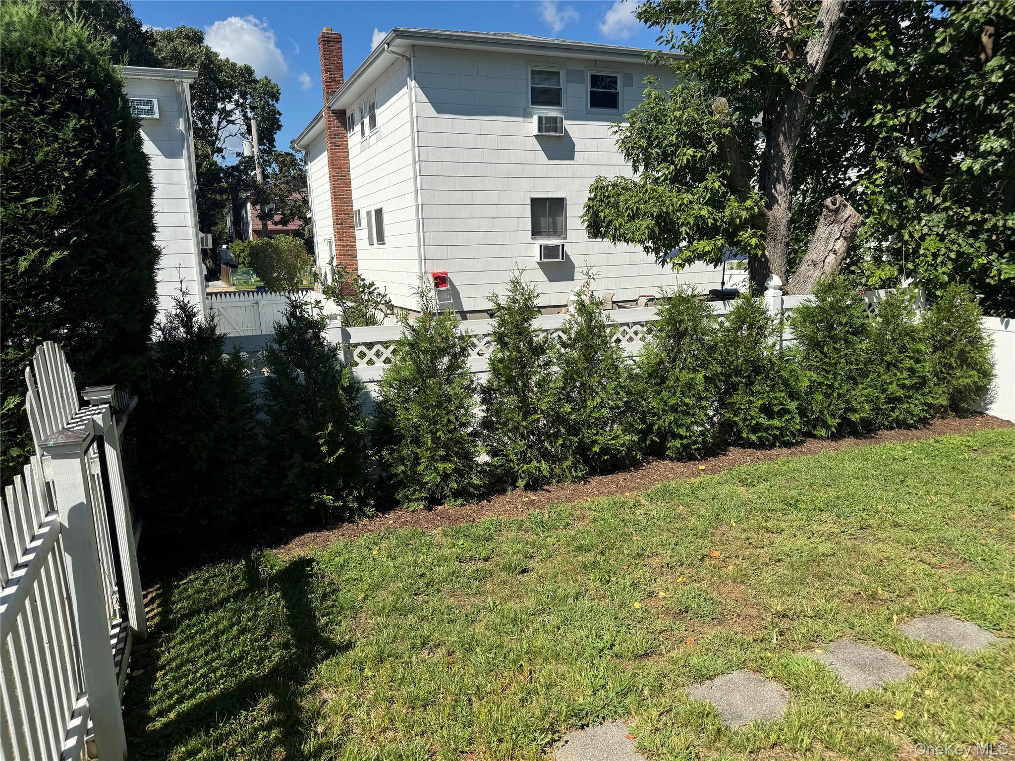 51 Inwood Road, Unit B Port Washington, NY 11050 - Photo 33 of 37 Gallery Image 33
