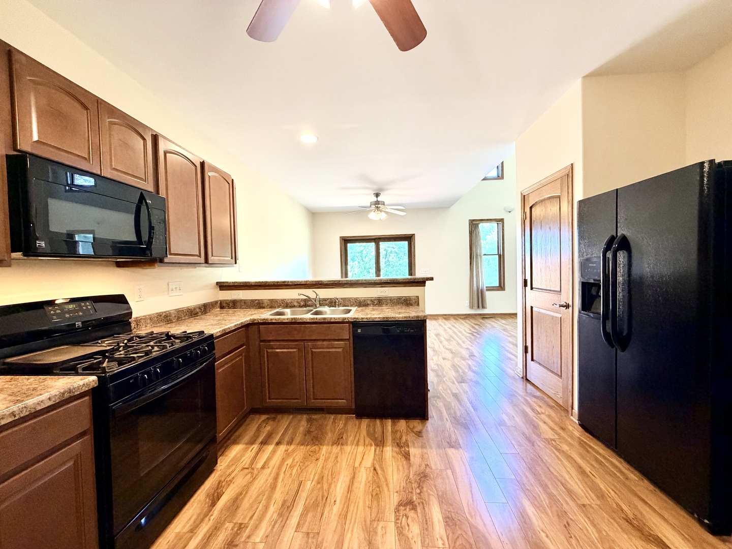 1354 Ridge Drive Sycamore, IL 60178 - Photo 12 of 38