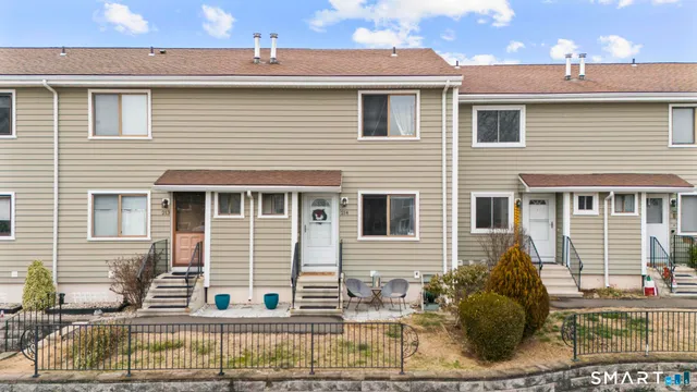 $299,900 | 214 Monticello Drive, Unit 214, Branford, CT 06405