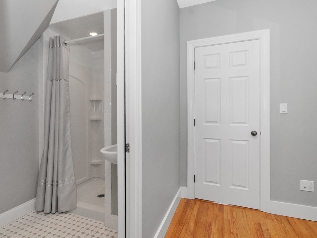 29 Ash Street Waltham, MA 02453 - Photo 19 of 37