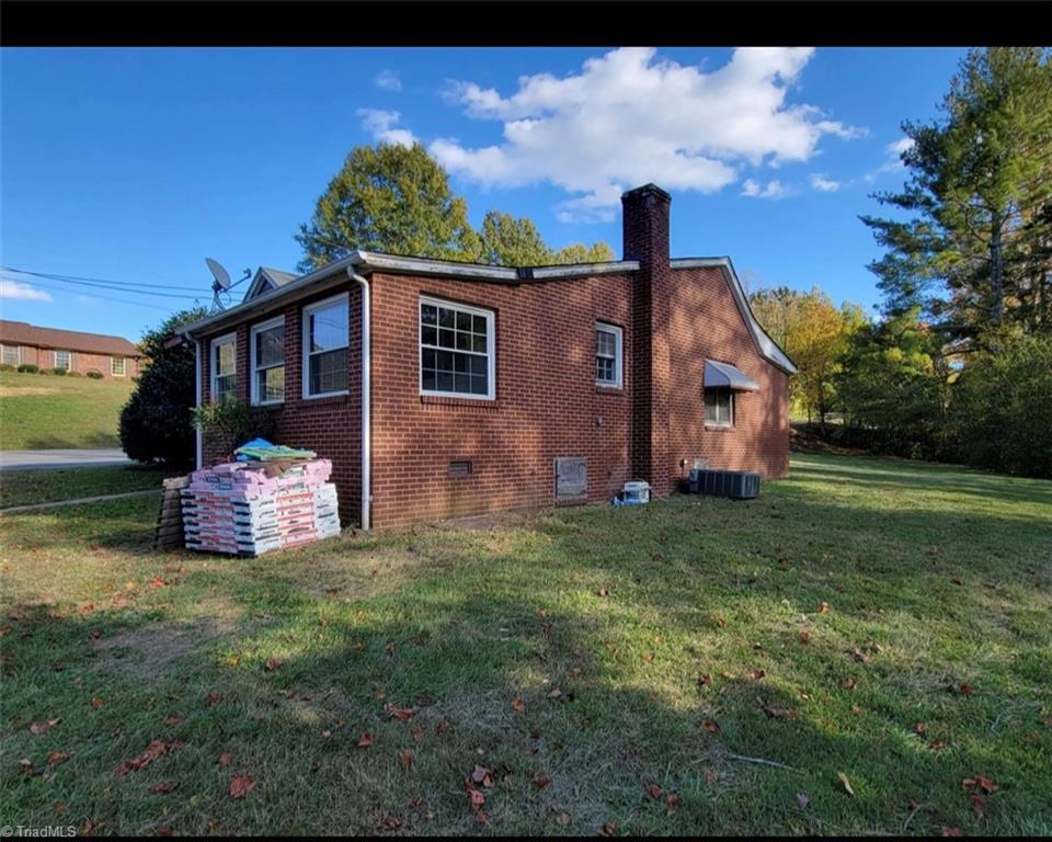 1960 Shoals Road Pinnacle, NC 27043 - Photo 5 of 23
