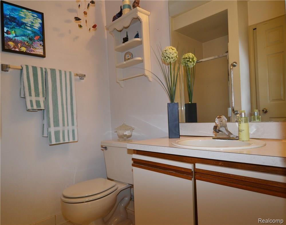 15475 Heather Ridge Trail, Unit 127 Clinton Township, MI 48038 - Photo 17 of 33 14.JPG