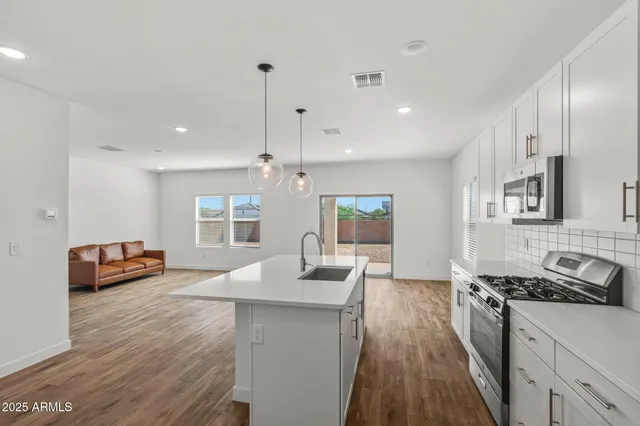 $3,095 | 3023 West Bent Tree Drive, Phoenix, AZ 85083