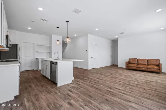 $3,095 | 3023 West Bent Tree Drive, Phoenix, AZ 85083