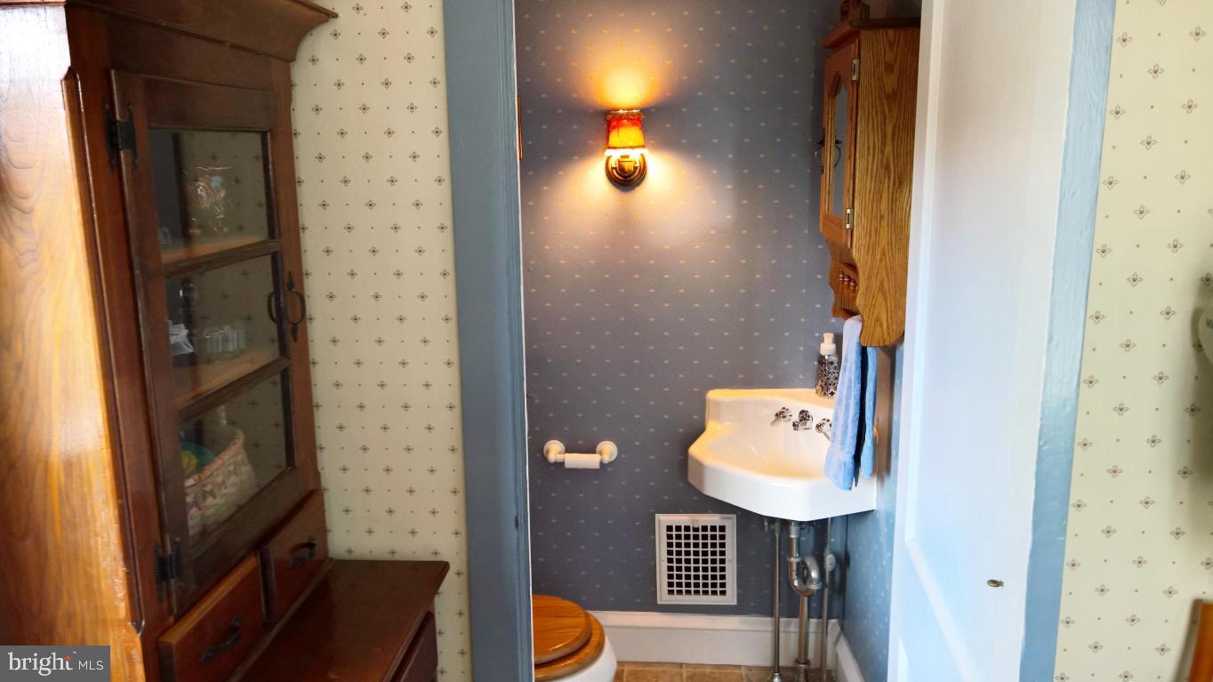710 South Broad Street Lititz, PA 17543 - Photo 17 of 47