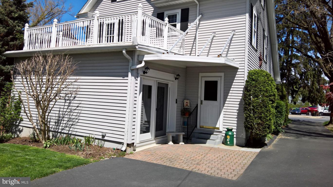 710 South Broad Street Lititz, PA 17543 - Photo 5 of 47