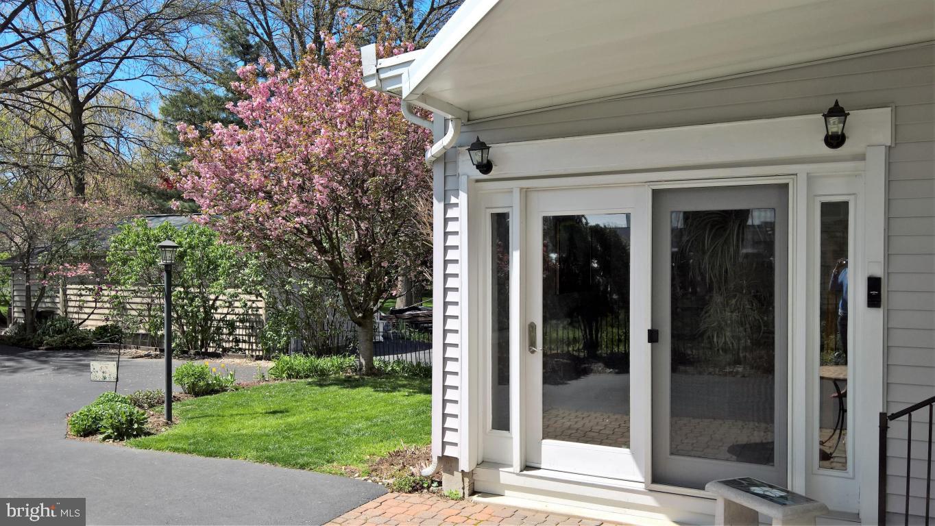 710 South Broad Street Lititz, PA 17543 - Photo 10 of 47