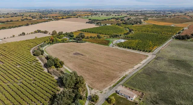 $899,000 | 22140 North Clements, Clements, CA 95227