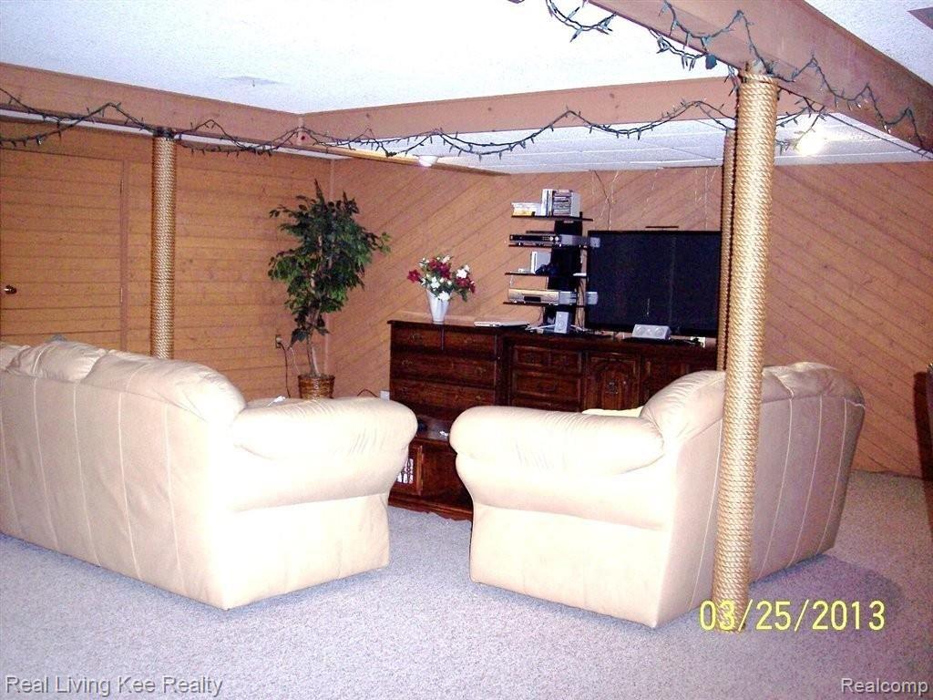 47965 Tilch Road Macomb, MI 48044 - Photo 16 of 22 family room