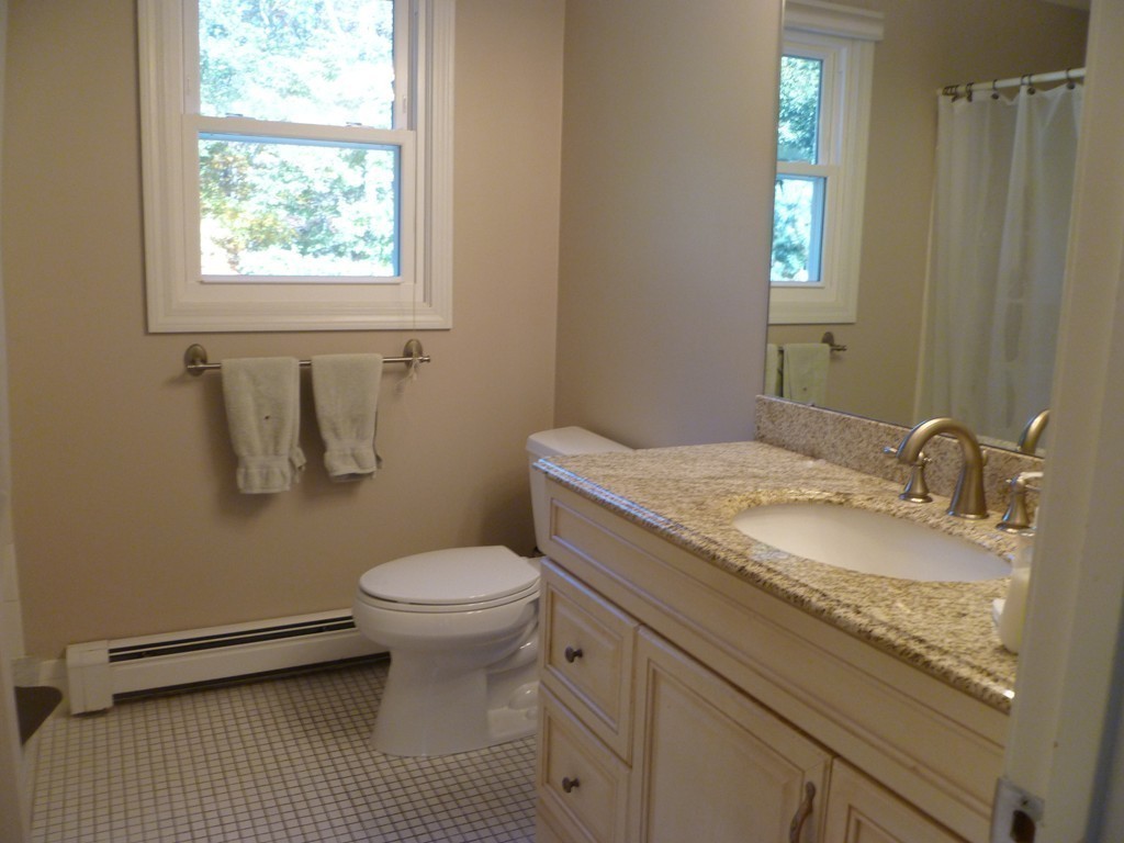 21 Heather Way Sharon, MA 02067 - Photo 11 of 13 Gallery Image 11
