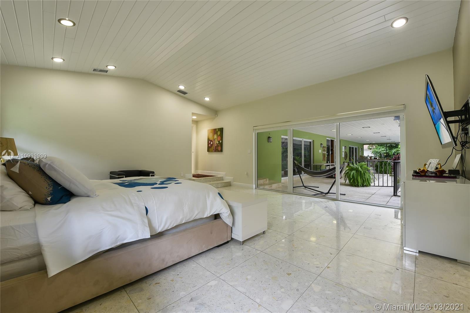473 Ridge Road Miami, FL 33143 - Photo 11 of 30