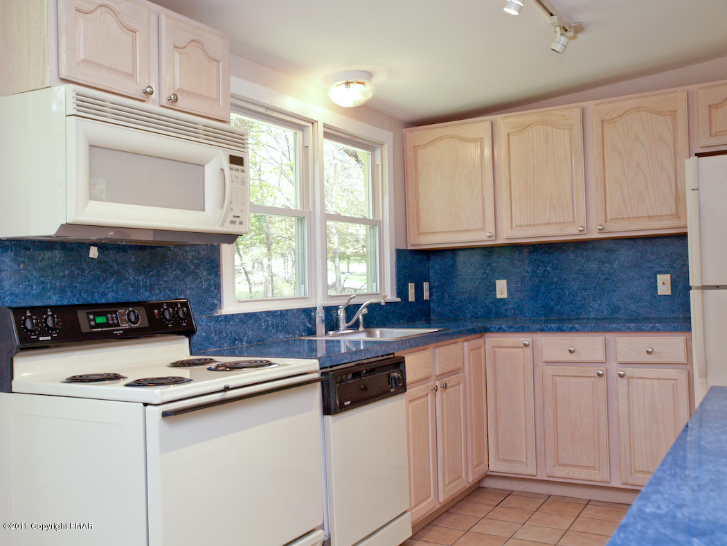 74 Turkey Ridge Road East Stroudsburg, PA 18302 - Photo 6 of 20 Kitchen