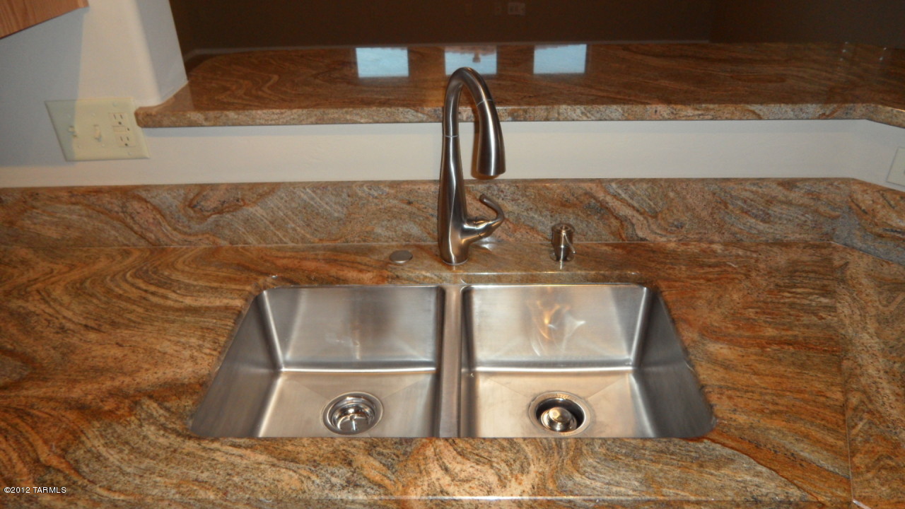 7619 West Rising Ridge Road Tucson, AZ 85743 - Photo 6 of 30 Gallery Image 6