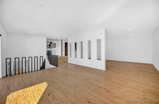 $798,000 | 8 County Road W-12T, Rocky Mount, MO 65072