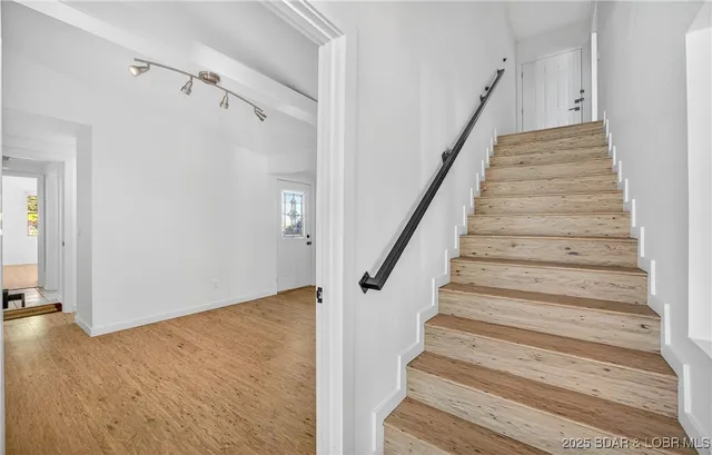 $798,000 | 8 County Road W-12T, Rocky Mount, MO 65072