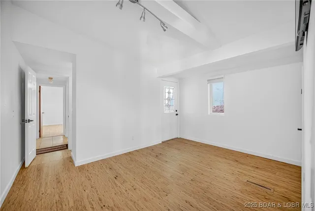 $798,000 | 8 County Road W-12T, Rocky Mount, MO 65072