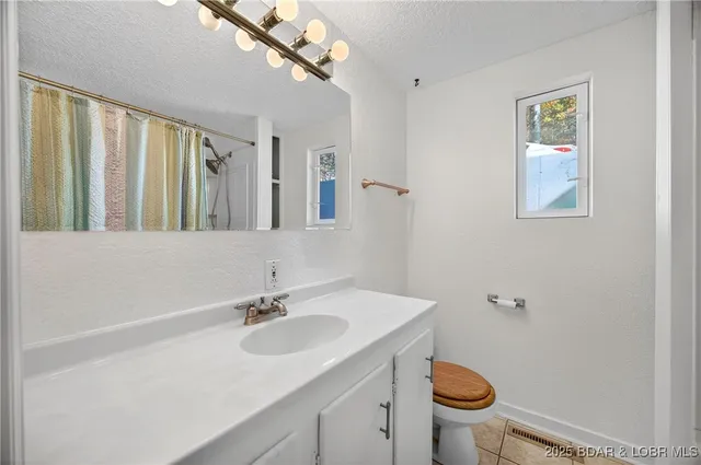 $798,000 | 8 County Road W-12T, Rocky Mount, MO 65072