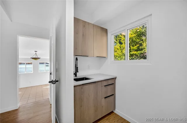 $798,000 | 8 County Road W-12T, Rocky Mount, MO 65072