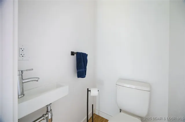 $798,000 | 8 County Road W-12T, Rocky Mount, MO 65072