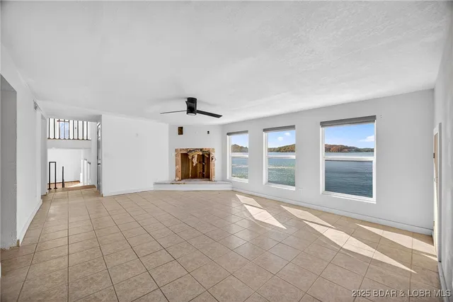 $798,000 | 8 County Road W-12T, Rocky Mount, MO 65072