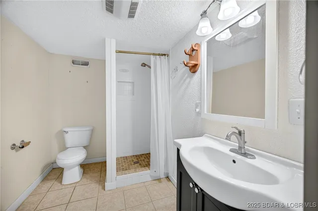 $798,000 | 8 County Road W-12T, Rocky Mount, MO 65072