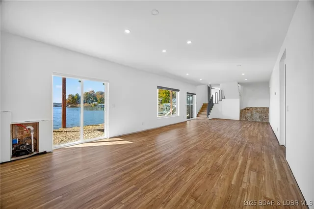 $798,000 | 8 County Road W-12T, Rocky Mount, MO 65072